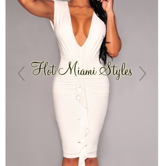 HMS- Off White Ruched Low back Dress - Picture 2 of 4